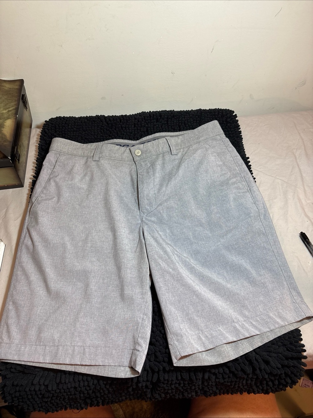 PGA gray men’s golf shorts. 573